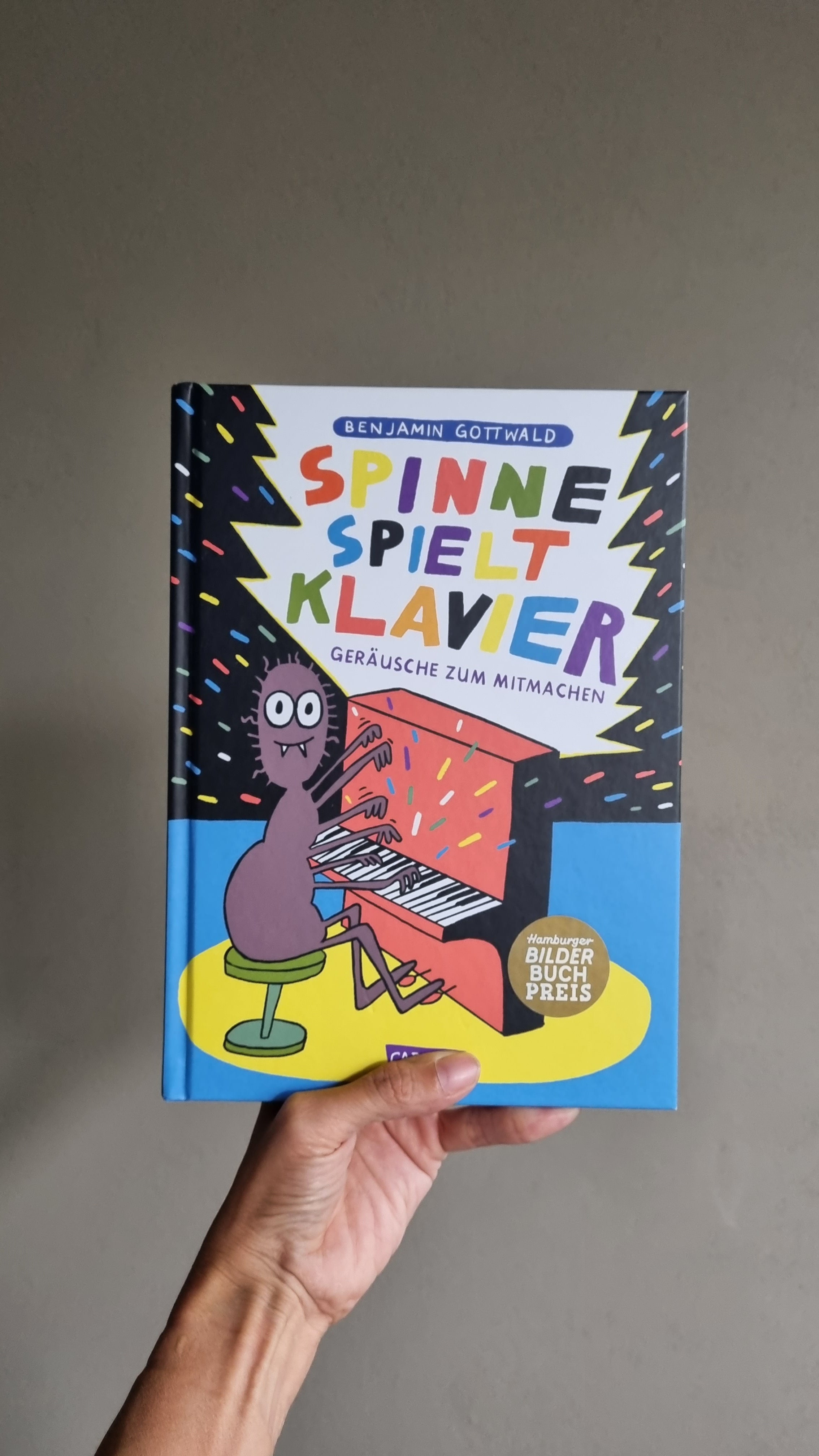 Araña toca el Piano